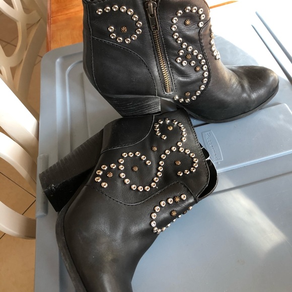 Steve Madden booties 9.5 - Picture 3 of 4